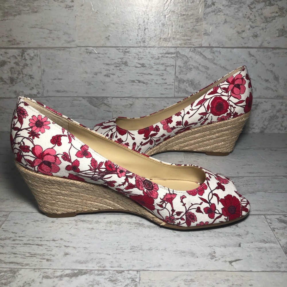 Isaac Mizrahi Live Floral  Wedge Peep toe 6W NEW